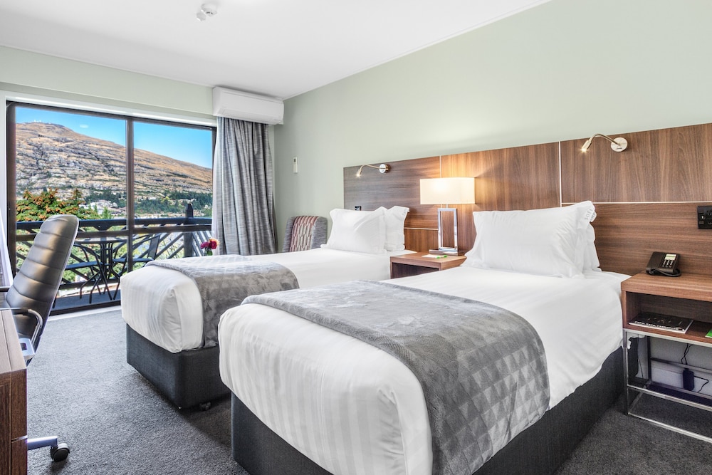holiday inn queenstown frankton road by ihg