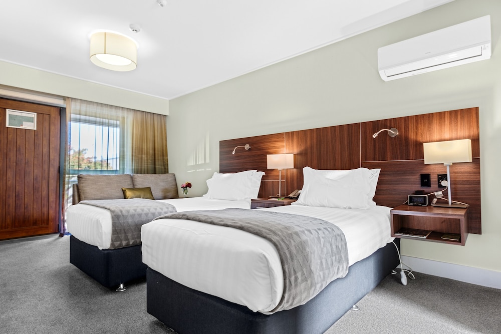 holiday inn queenstown frankton road by ihg