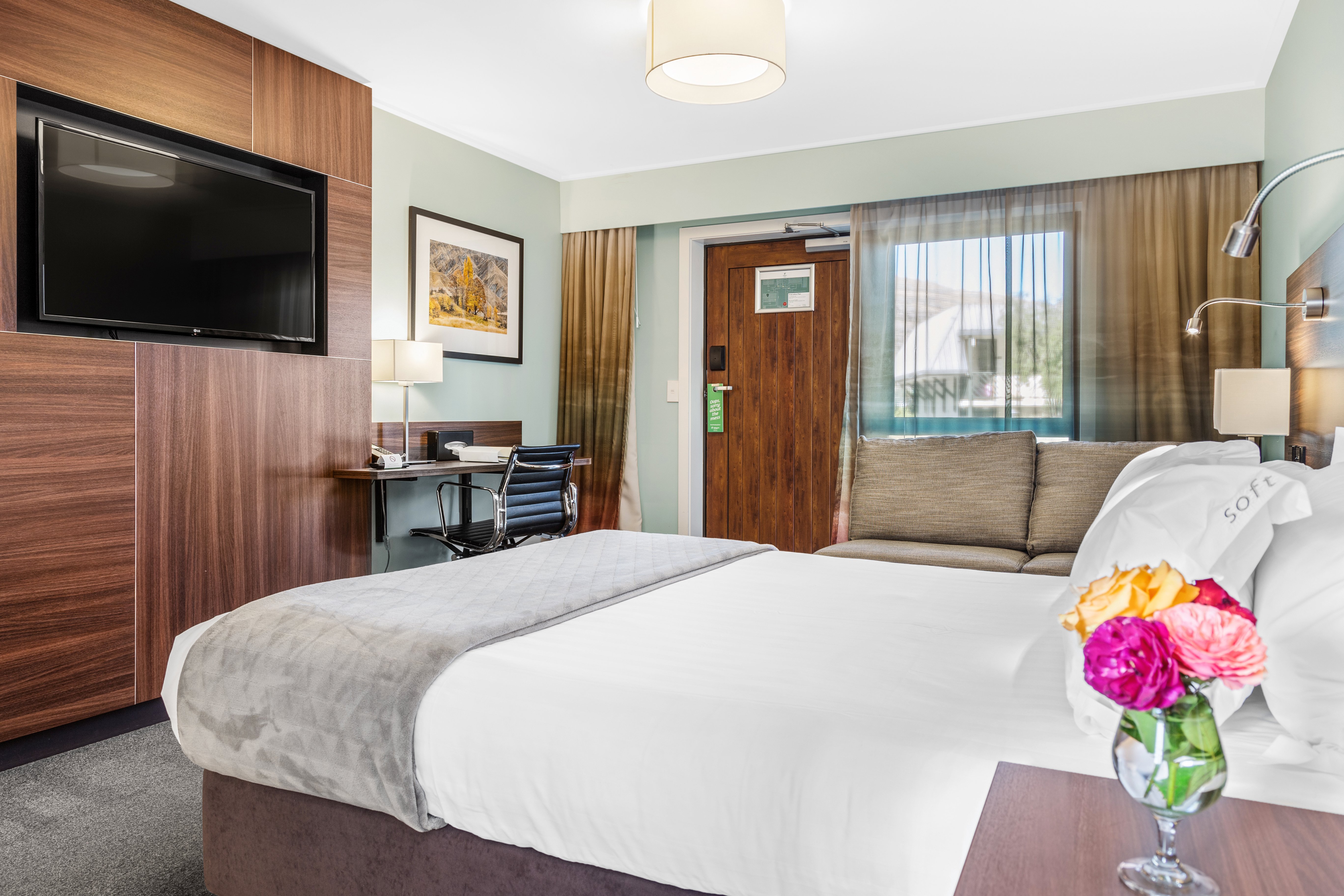 holiday inn queenstown frankton road by ihg