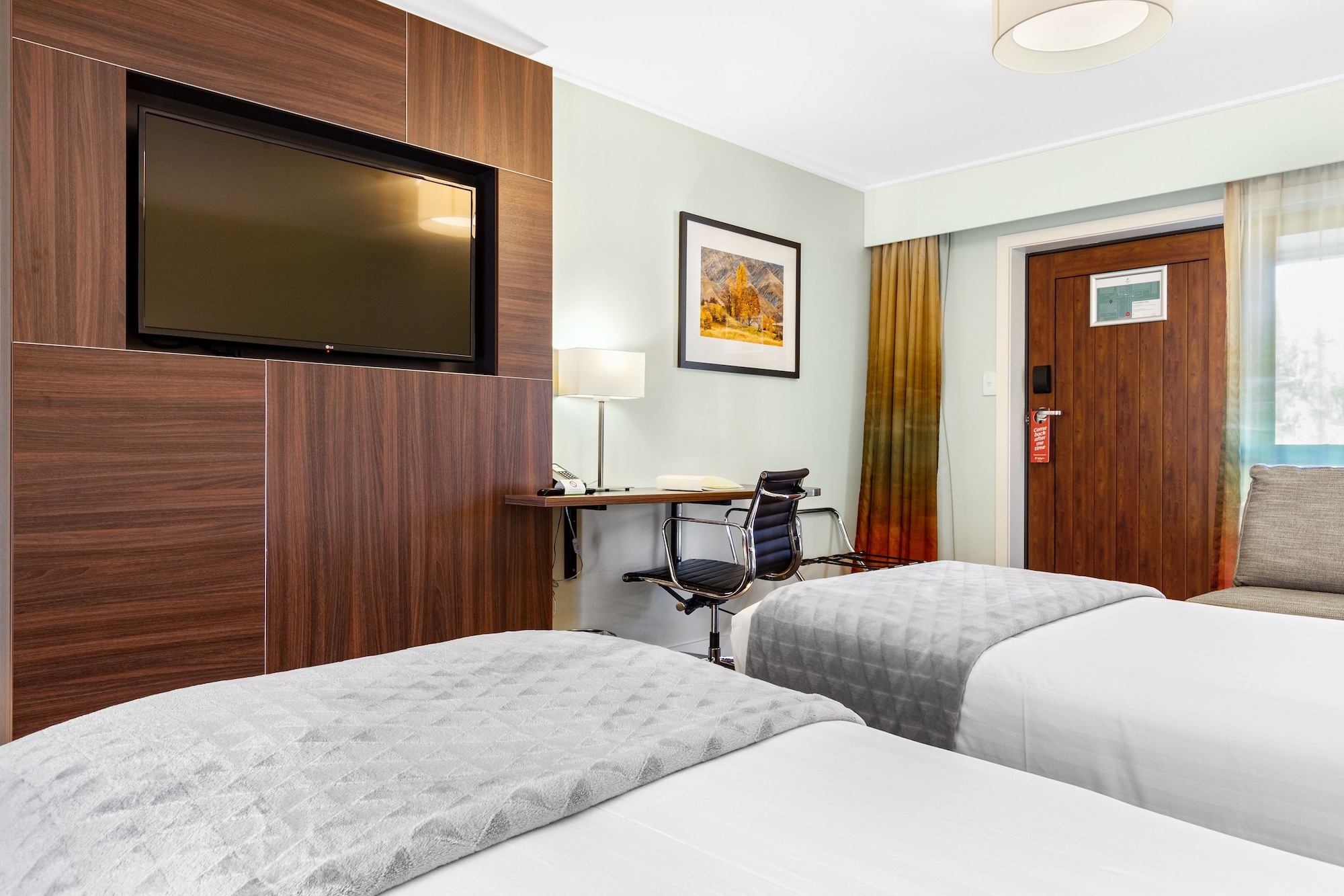 holiday inn queenstown frankton road by ihg