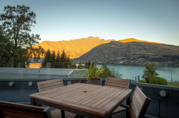 holiday inn queenstown frankton road by ihg
