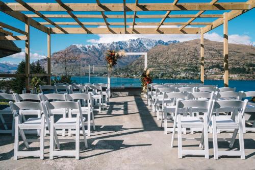 holiday inn queenstown frankton road by ihg
