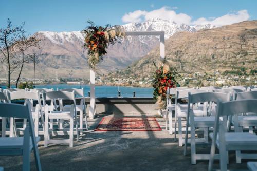 holiday inn queenstown frankton road by ihg