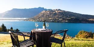 holiday inn queenstown frankton road by ihg
