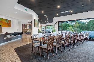 holiday inn queenstown frankton road by ihg