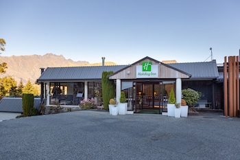 holiday inn queenstown frankton road by ihg