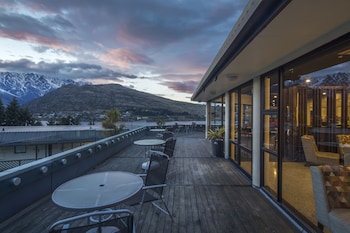 holiday inn queenstown frankton road by ihg