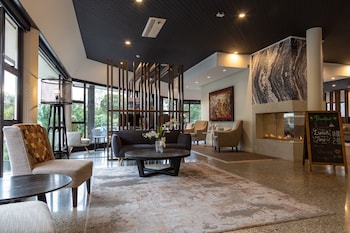 holiday inn queenstown frankton road by ihg