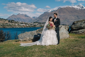holiday inn queenstown frankton road by ihg
