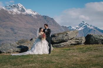 holiday inn queenstown frankton road by ihg