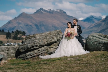 holiday inn queenstown frankton road by ihg