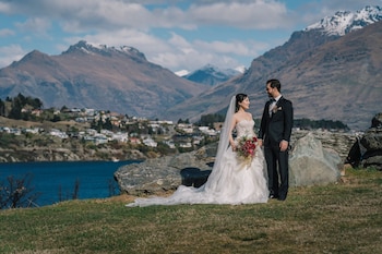 holiday inn queenstown frankton road by ihg