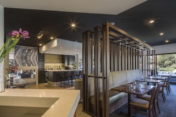 holiday inn queenstown frankton road by ihg