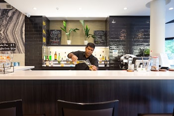 holiday inn queenstown frankton road by ihg