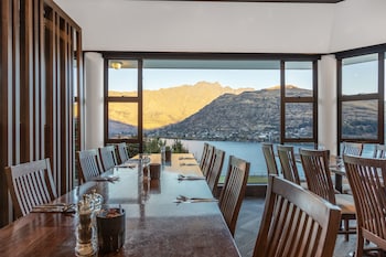 holiday inn queenstown frankton road by ihg