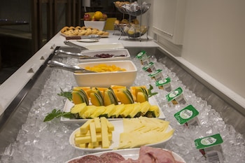 holiday inn queenstown frankton road by ihg