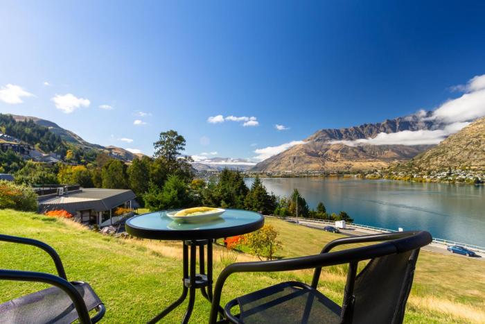 holiday inn queenstown frankton road by ihg