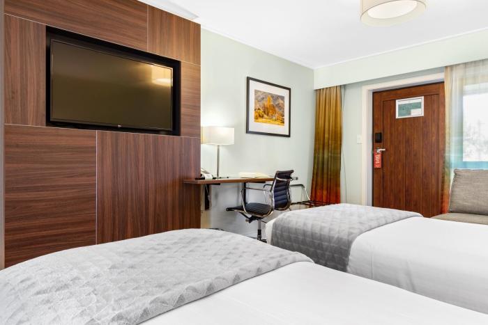 holiday inn queenstown frankton road by ihg
