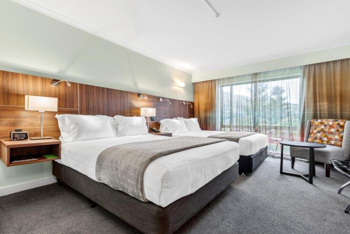 holiday inn queenstown frankton road by ihg