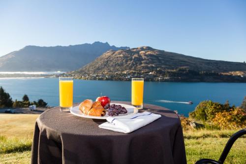 holiday inn queenstown frankton road by ihg