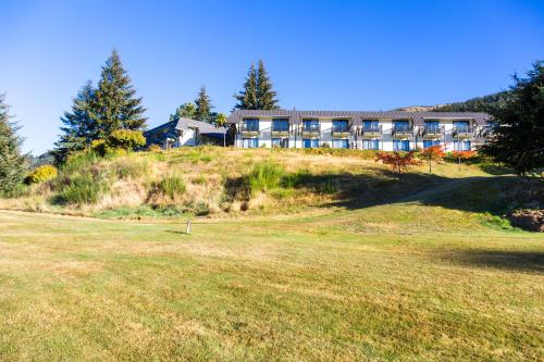 holiday inn queenstown frankton road by ihg