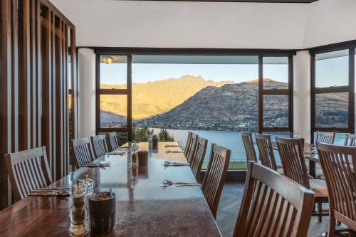 holiday inn queenstown frankton road by ihg