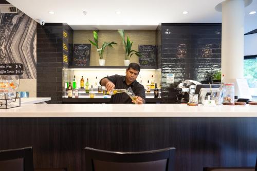 holiday inn queenstown frankton road by ihg