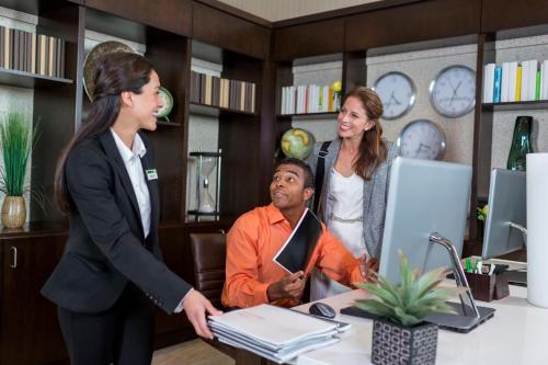 holiday inn queenstown frankton road by ihg