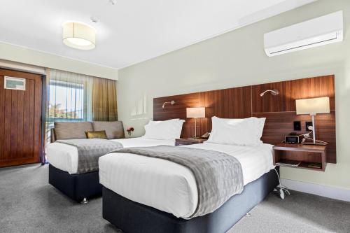 holiday inn queenstown frankton road by ihg