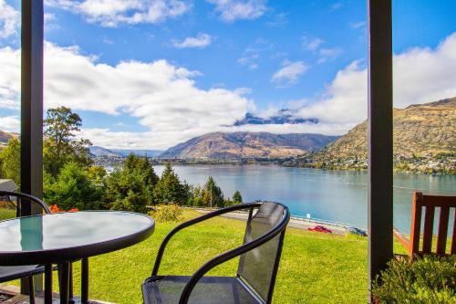 holiday inn queenstown frankton road by ihg