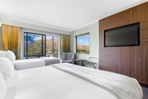 holiday inn queenstown frankton road by ihg