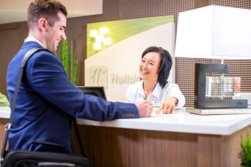 holiday inn queenstown frankton road by ihg