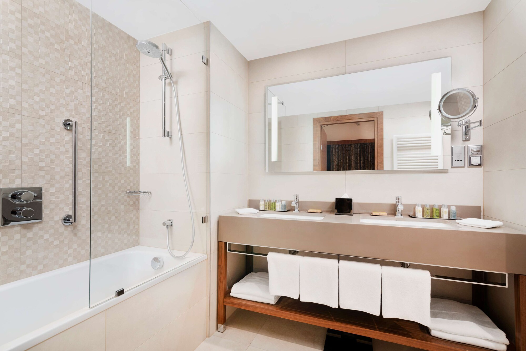 doubletree by hilton krakow hotel and convention center