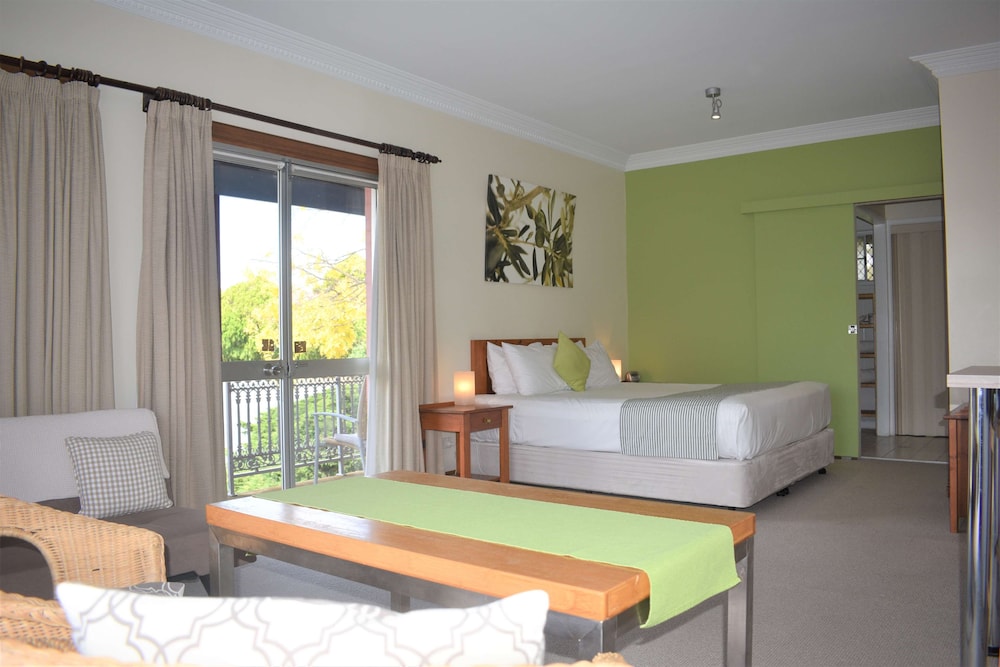 the henry parkes motel tenterfield