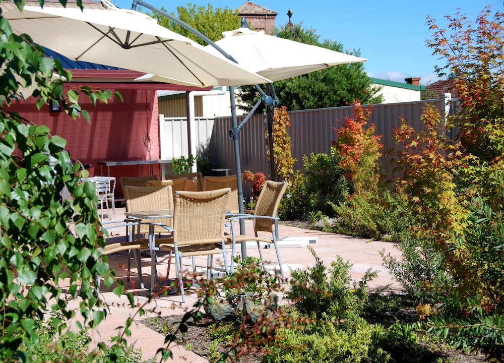 The Henry Parkes Motel Tenterfield,Stanthorpe>>New South Wales,4 star