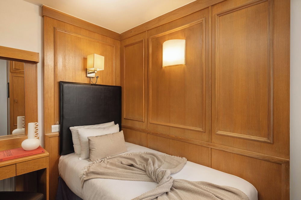 st giles hotel london