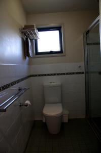 travellers motor village