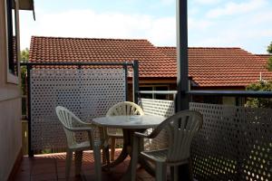 travellers motor village