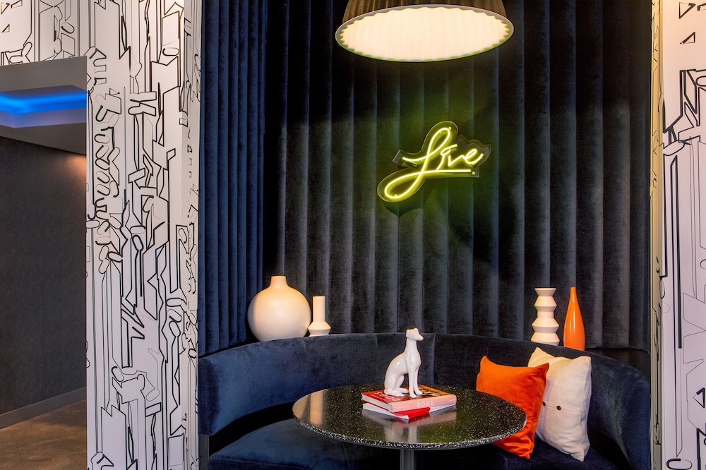 aloft kansas city country club plaza a marriott hotel