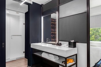 aloft nashville airport