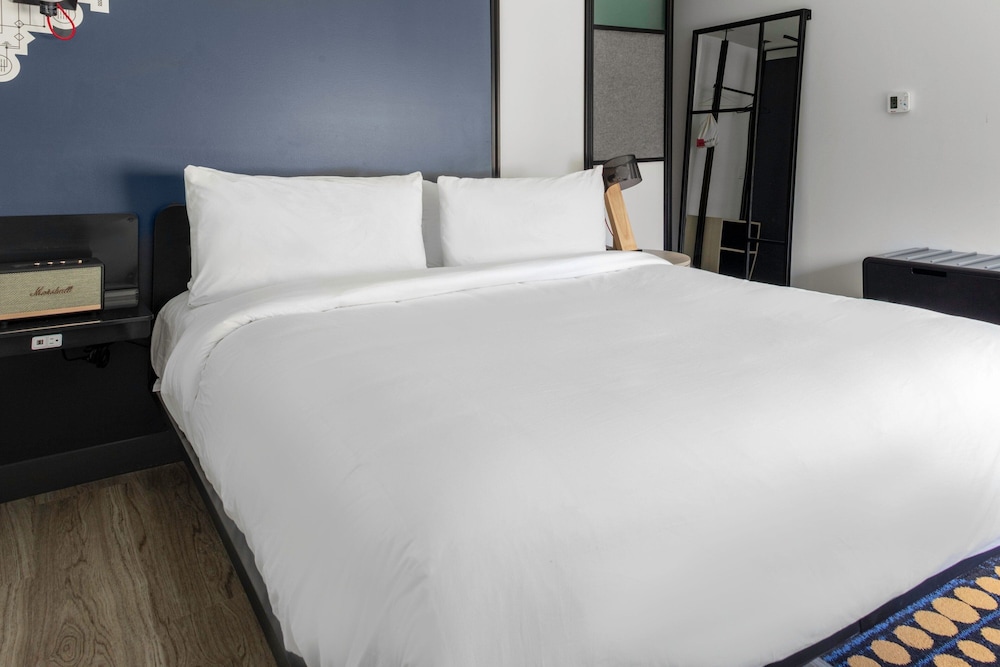 aloft nashville airport