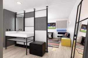 aloft nashville airport