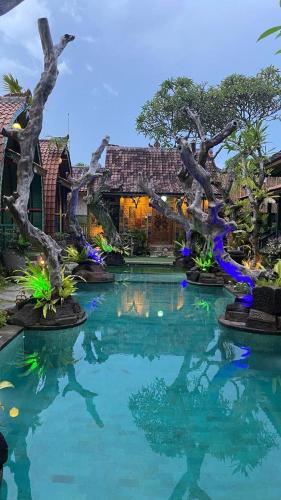 keris art shop and villa telaga wana