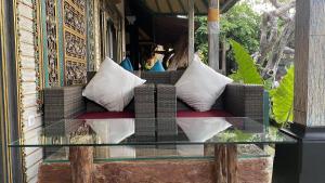 keris art shop and villa telaga wana