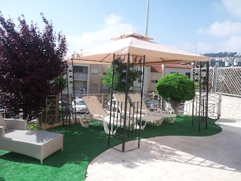 marom residence romema
