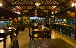 the country lake nature lodge hotel