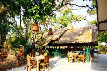 the country lake nature lodge hotel