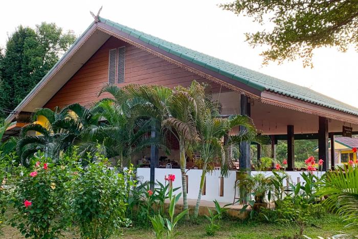 the country lake nature lodge hotel