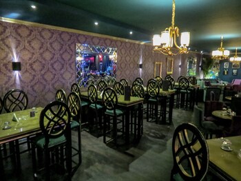 paradise inn windsor palace hotel