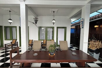 wooden house villa lembang